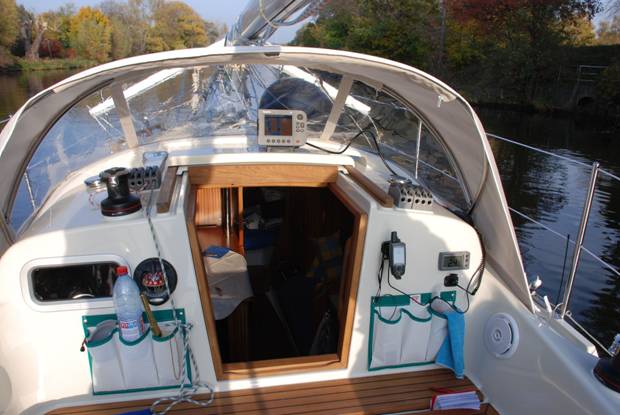 C:\Users\Andreas\Documents\Eigene Dateien\BORA 838\Kunden Bora 838\Ratzel\Bilder Bora Ratzel\Bora 838 Bj. 2011 Cockpit 1.jpg